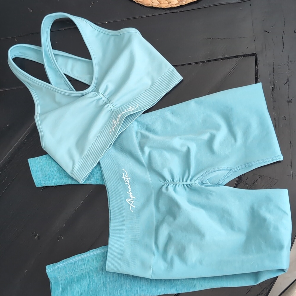 Alphalete Amplify ocean ombre set in medium